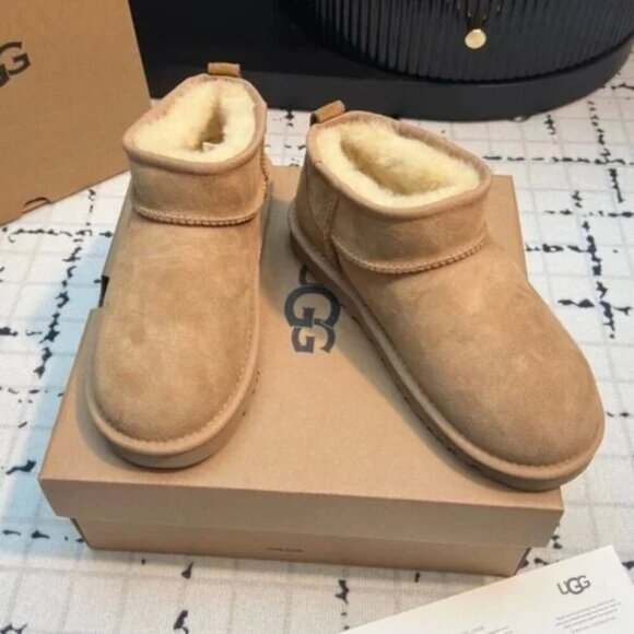 UGG Classic Ultra Mini Suede Boot+women - Picture 3 of 8
